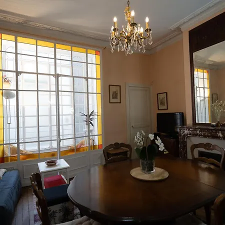 Chaperonniere Apartamento *