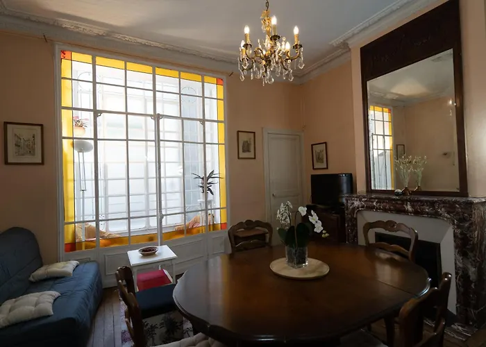 Chaperonniere Apartamento *